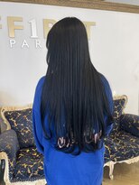 コワファースト 大分(COIFF1RST)&nbsp;ブルーブラックカラーのロングヘアスタイル