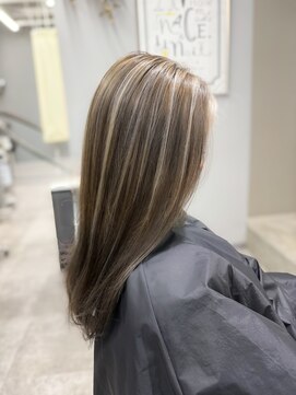 アヴァンス 京橋店(AVANCE) 着物ヘア/ダークアッシュ/ミディアムレイヤーカット/京橋