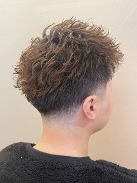 クオンヒール 淀屋橋店(QUON HEAL) ツイストピンパーマ/スパイキー/テーパーフェード△