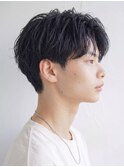 暗髪ツイスパ×ニュアンスパーマでこなれ感◎メンズカット