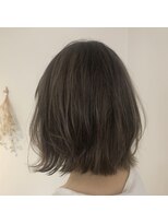 シアン(CYAN)&nbsp;【モカグレージュ】担当 中野れお