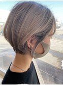 くびれショート×ホワイトベージュ