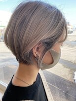 ネオヘアーバイヘアーシーク(neo hair by hair chic)&nbsp;くびれショート×ホワイトベージュ