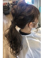 エムツー(Mll) ツイストヘアアレンジ