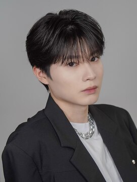 オーシャントーキョーオーバー 渋谷(OCEAN TOKYO OVER) 韓国マッシュニュアンスパーマツーブロックセンターパート韓流