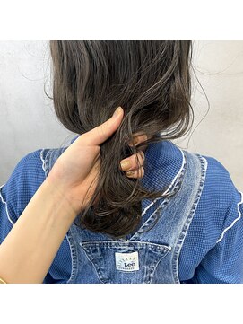 ミント(mint) 【 暗め、透明感、赤みなし。オリーブグレージュ 】