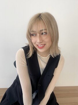 ヴィンスジオ 岐阜駅南(vince gio) ミルクティーブロンド/ミディアムボブ/顔まわりレイヤー