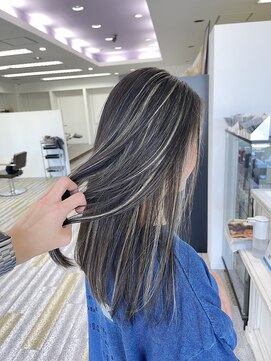 アフューズバイストゥー(Vfuse by StueW) クロ×シロ×ハイライト[倉敷][岡山][倉敷美容室][岡山美容室]