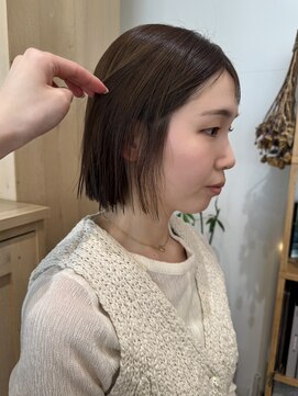 バイオレット ナゴヤ(Violet Nagoya) ミニボブ 顎ラインボブ ぱっつんボブ ぱっつん前髪 春ヘアカラー