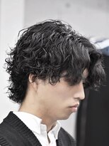 オーバル ジングウマエ(OVARL jingumae)&nbsp;シャドウパーマセンターパートフェザーパーマサーフカール