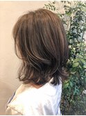 軽やかミディアムヘア