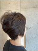 動きのあるショートスタイル