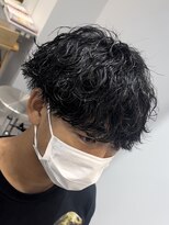 フィフス トウキョウ (fifth TOKYO)&nbsp;メンズマッシュウルフセンターパート波巻きパーマメンズカット