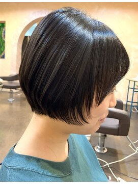 シュモレ フェリーク 検見川店 顔周りレイヤー×ショートボブ