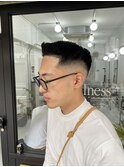 サイドパート　スキンフェード