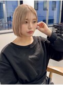 【YOKE】ミルクティーベージュ金髪ボブホワイトベージュ