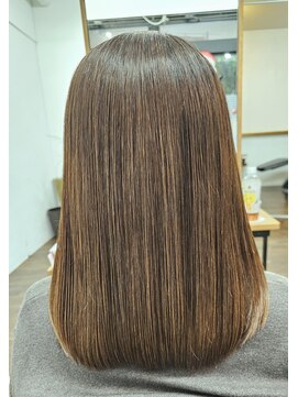 ブリリアンス(BRILLIANCE) 艶々ネオメテオストレート