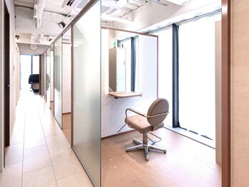 エレノア 目黒店(Eleanor)の写真/美髪になりたい大人女性の為の髪質改善サロン！全席個室のプライベート空間でリラックス◎