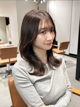 ミディアムレイヤー/くびれレイヤー/小顔/艶髪