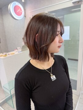 ヘルツ(Hz) 切りっぱなしボブ＊ヘーゼルベージュ