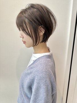 ステアケース ギンザセブン(stair:case ginza7) 大人前下がり丸みショートボブ耳かけ