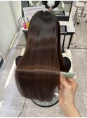 雨の日も崩れない大人の美髪ストレート