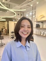 クク(coucou)&nbsp;顔まわりのニュアンスが可愛いレイヤーボブ