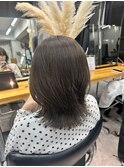 オリーブグレージュ