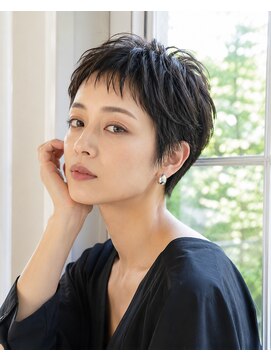 バグズ(Baguz) 大人美人ベリーショート小顔マッシュ抜け感シルエット