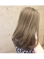 キー(kｅｙ)&nbsp;グレージュ