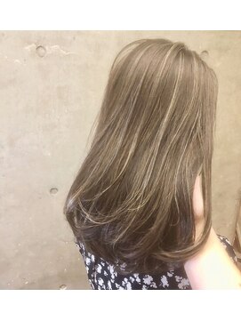 キー(kｅｙ) グレージュ