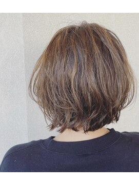 バルス(BLS) ハイライト　レイヤーボブ 【 藤枝/髪質改善/カラー】