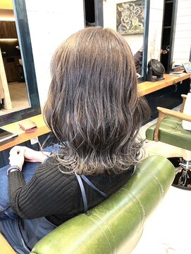 イコロ 流山おおたかの森(icoro) 艶髪グレーアッシュ【流山おおたかの森流山おおたかの森東口】