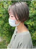 ミニボブ×ショートバング×カーキーグレージュ