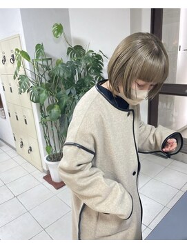 ユーリ(juli) ベージュのグラボブ