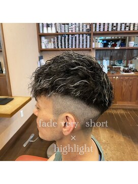 シェロヘア(cielo HAIR) フェードベリーショート×ハイライト