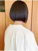 襟足ギリギリ、ナチュラルボブ