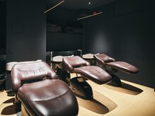 暗室のフルフラットシャンプーが大好評【髪質改善/縮毛矯正】