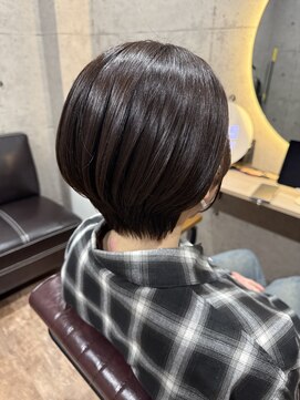 こんなところに美容室 前下がり×ショート
