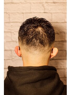 銀座マツナガ 新宿野村ビル店 クロップスキンフェード×ライン