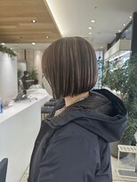 ステアケース 武蔵小杉店(stair:case)&nbsp;大人可愛い切りっぱなしボブ似合わせカット白髪ぼかし