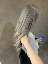 ウタリ(utari)&nbsp;ケアブリーチでハイトーン【難波 桜川/ケアブリーチ】