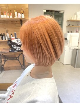 チリンバイロストシティー(Chillin by LOSTCITY) オレンジカラー　丸みショートボブ
