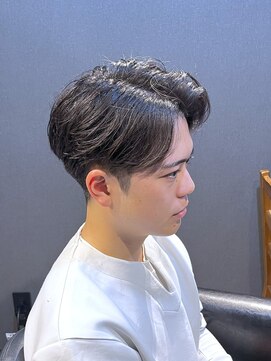 ビーダンディー(Bee dandy) ビジネスツーブロックショート フェザーパーマ サイドパート