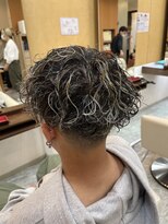 マキシム ナカイ(MAXIM NAKAI)&nbsp;メンズパーマ波巻きパーマメンズハイライトカラーメッシュカラー