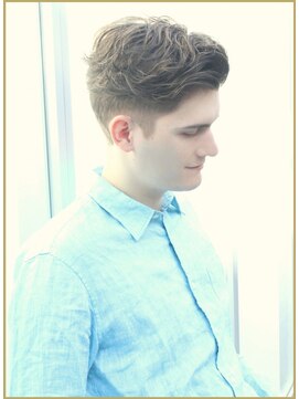 ジジバイワースホワイル(jiji by WORTH WHILE) フェザーショートサーフカールフェザーパーマシャドウパーマ