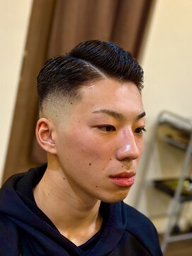 ◆完成度の高い大人の色気・7:3サイドパート × ハイフェード◆