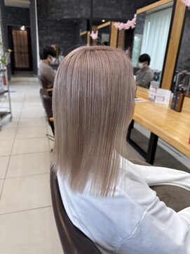 ラウル(Laulu) イメチェン/ピンクベージュ/アンブレラカラー/前髪/佐倉