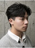 大人フェザーパーマフェザーショートセンターパートツーブロック