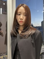 モンルル プル(mon loulou + plus)&nbsp;レイヤーカット、顔まわりレイヤー、透明感カラー